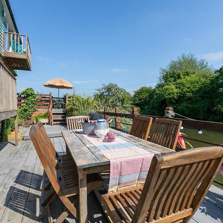 Riverside Escape Iden Rye Villa Ngoại thất bức ảnh