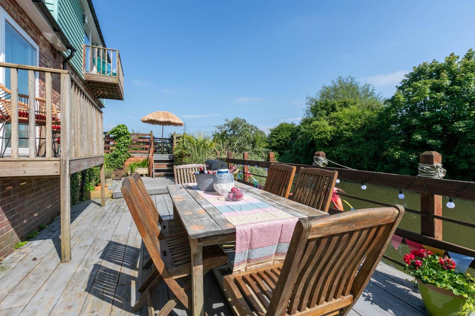 Riverside Escape Iden Rye Villa Ngoại thất bức ảnh