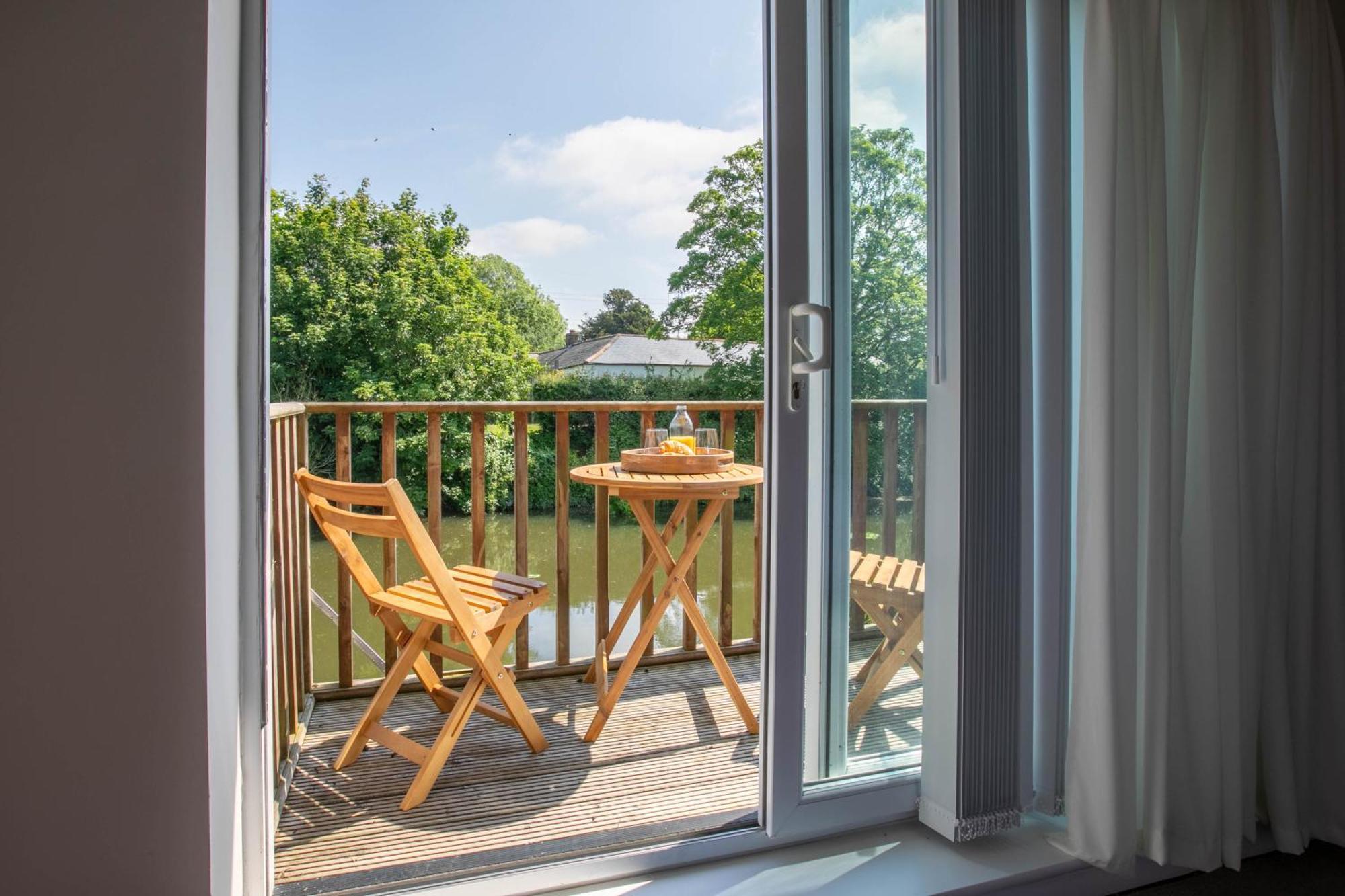Riverside Escape Iden Rye Villa Ngoại thất bức ảnh