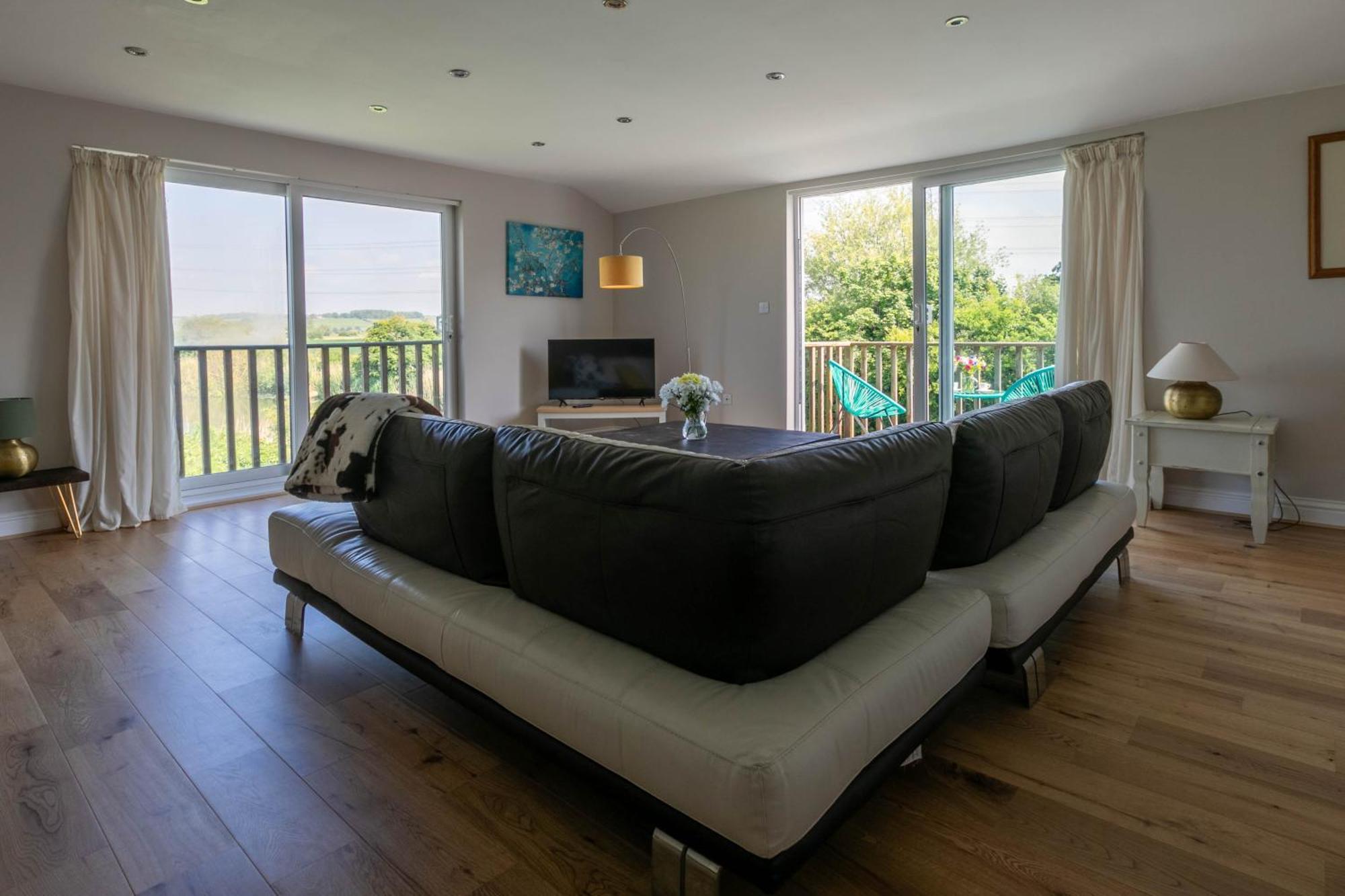 Riverside Escape Iden Rye Villa Ngoại thất bức ảnh