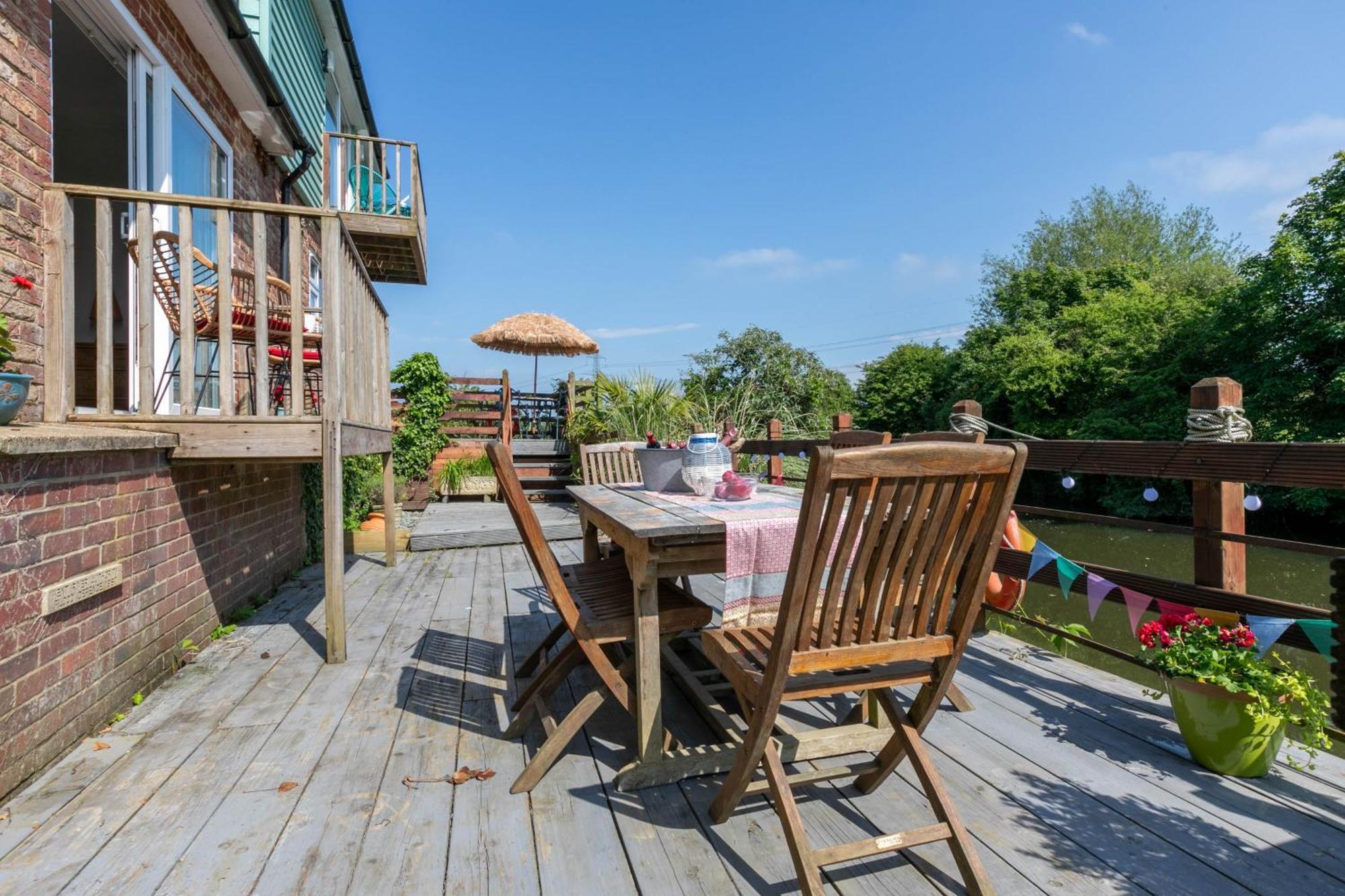 Riverside Escape Iden Rye Villa Ngoại thất bức ảnh