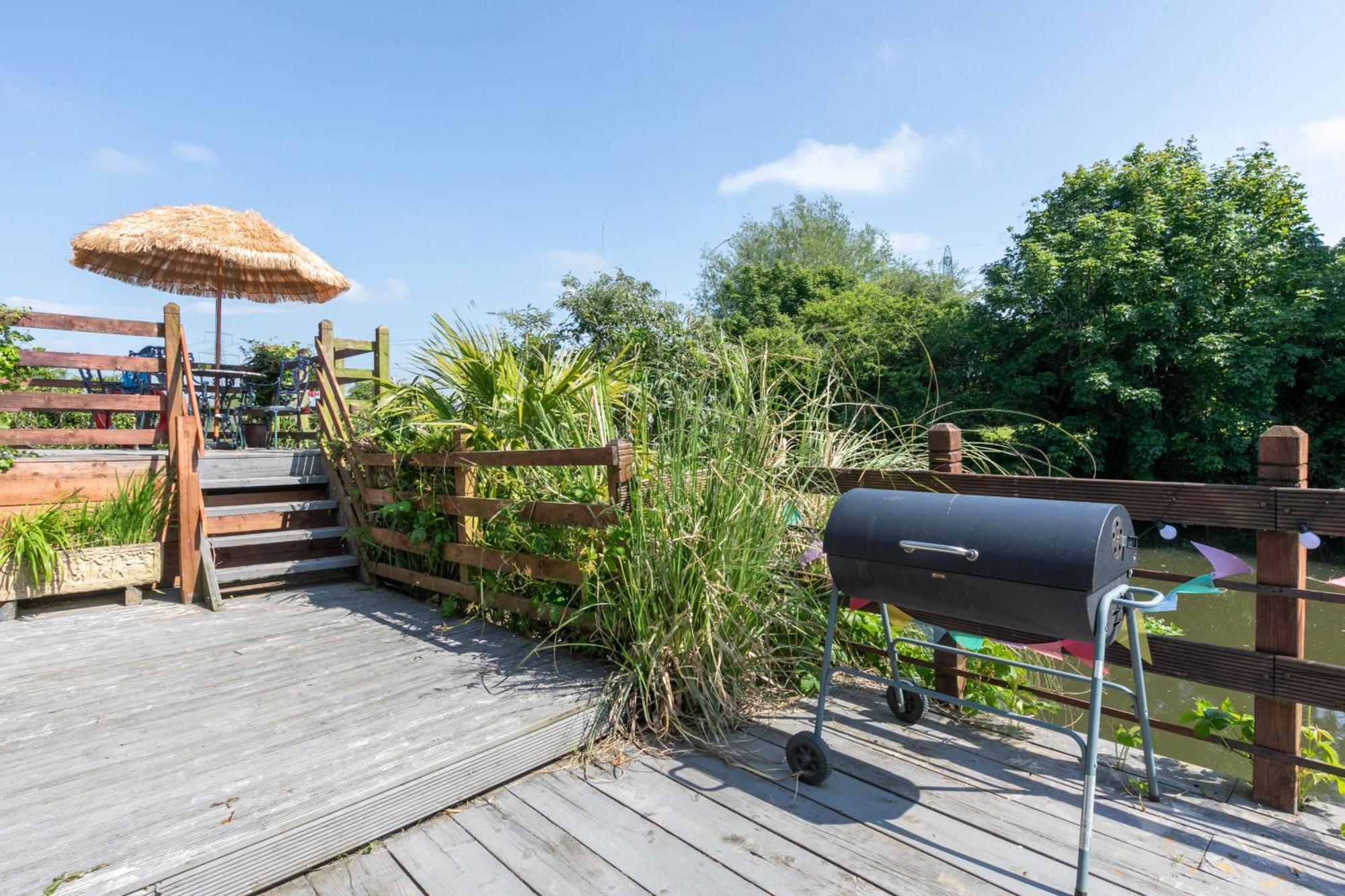 Riverside Escape Iden Rye Villa Ngoại thất bức ảnh