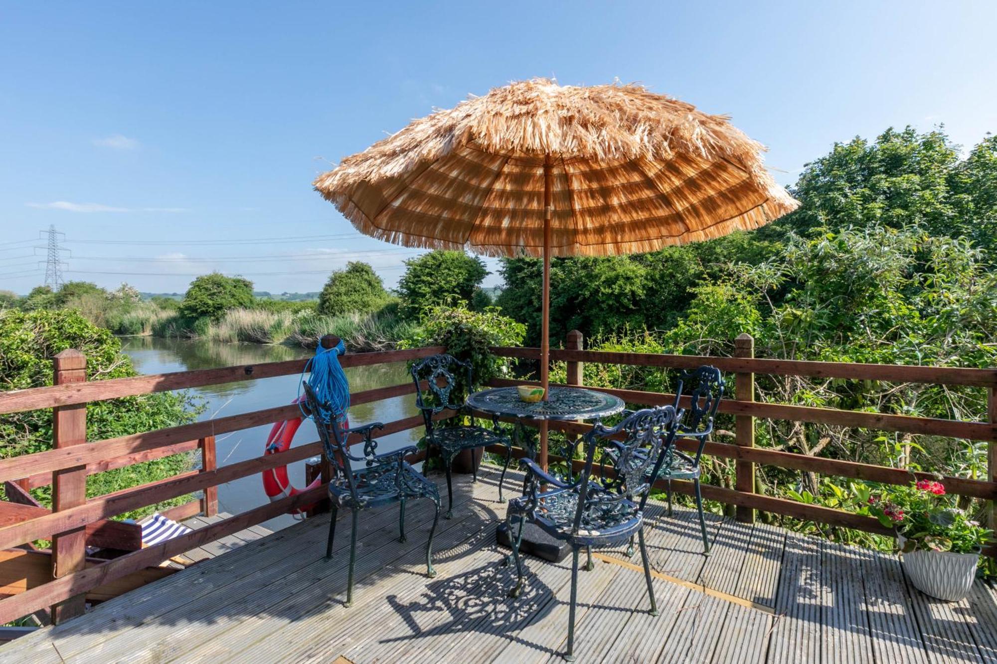 Riverside Escape Iden Rye Villa Ngoại thất bức ảnh